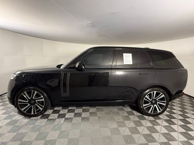 2023 Land Rover Range Rover SE