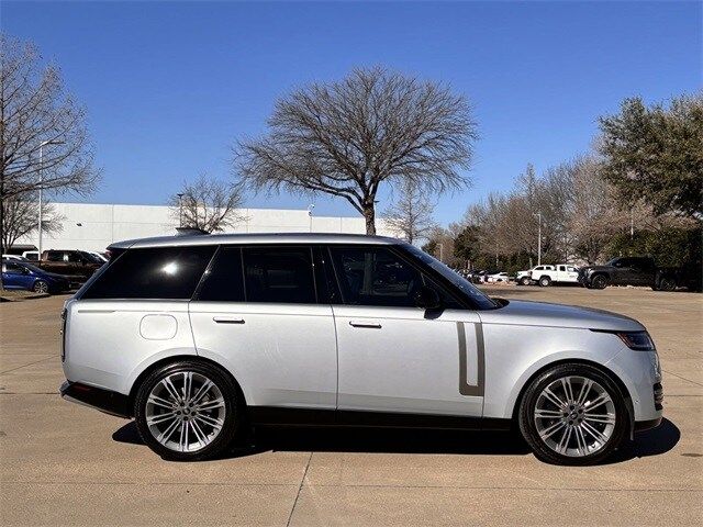 2023 Land Rover Range Rover SE