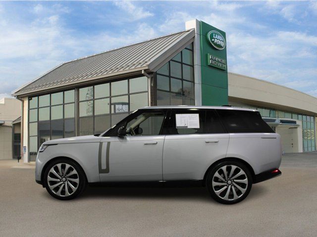 2023 Land Rover Range Rover SE