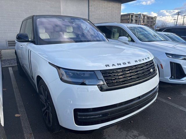 2023 Land Rover Range Rover SE