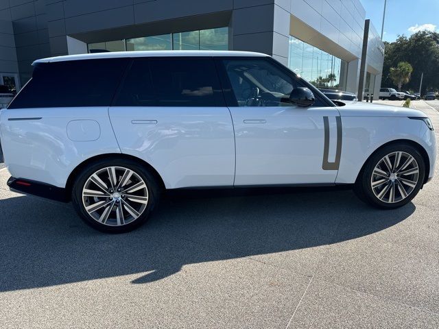 2023 Land Rover Range Rover SE