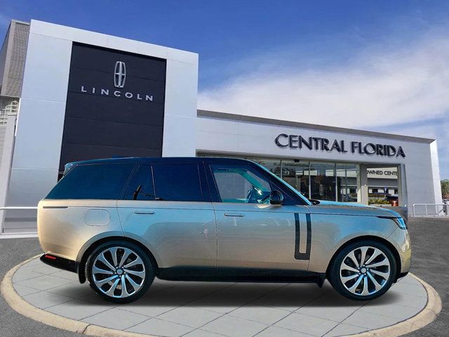 2023 Land Rover Range Rover SE