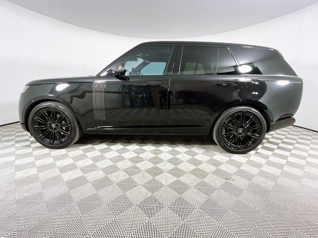 2023 Land Rover Range Rover SE