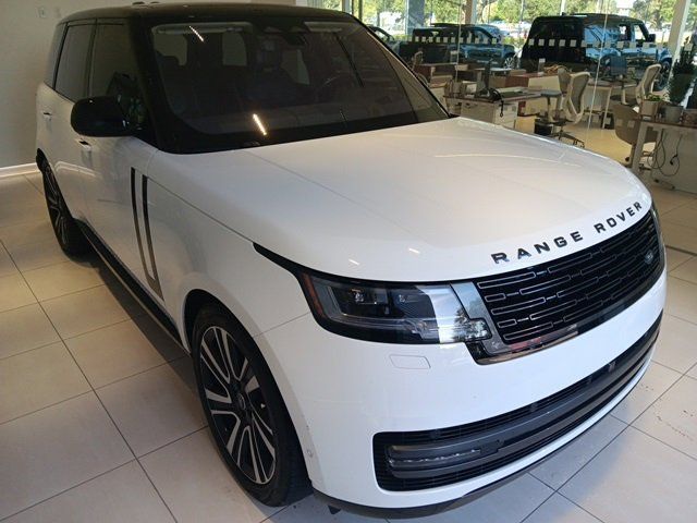 2023 Land Rover Range Rover SE