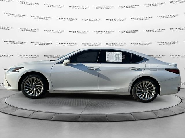 2023 Lexus ES 300h Ultra Luxury