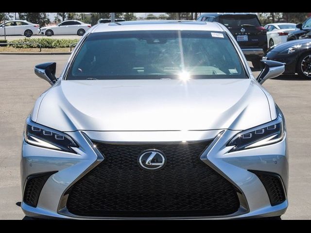 2023 Lexus ES ES 300h F SPORT Handling