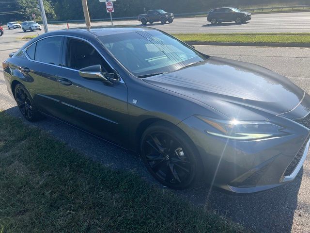 2023 Lexus ES ES 300h F SPORT Handling