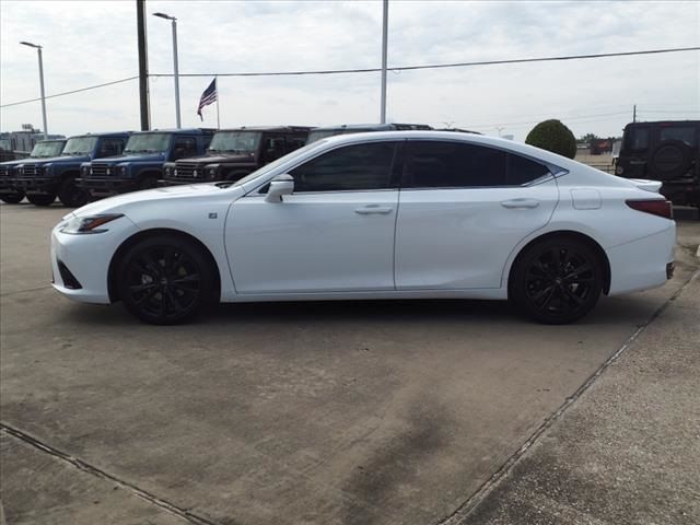 2023 Lexus ES ES 300h F SPORT Handling