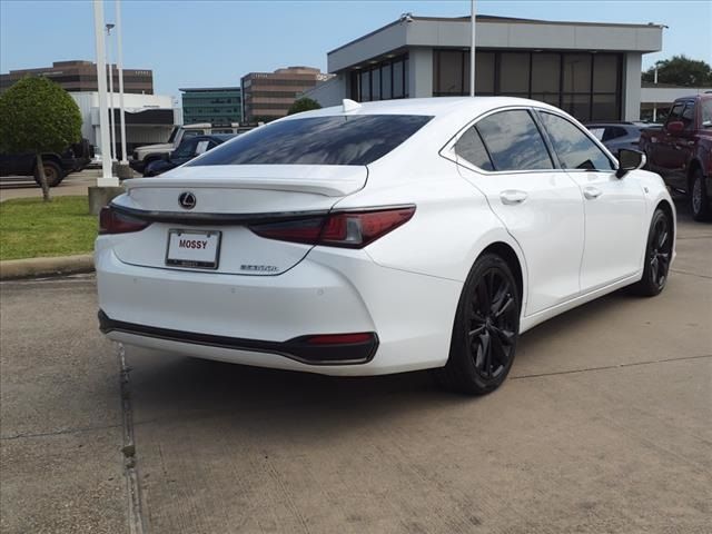 2023 Lexus ES ES 300h F SPORT Handling