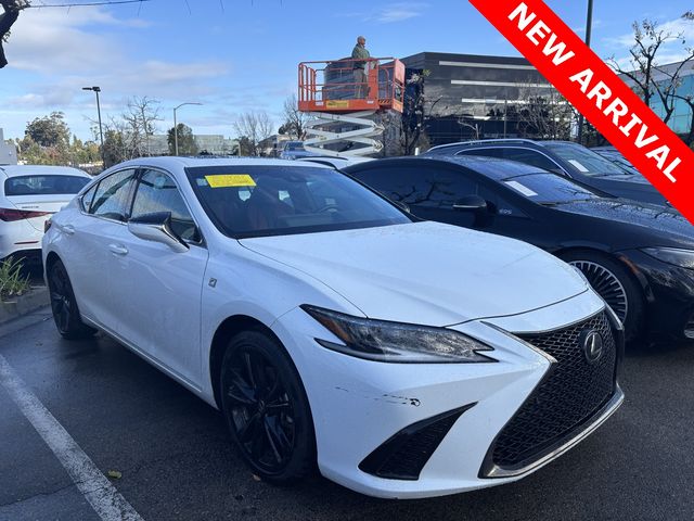 2023 Lexus ES ES 300h F SPORT Handling