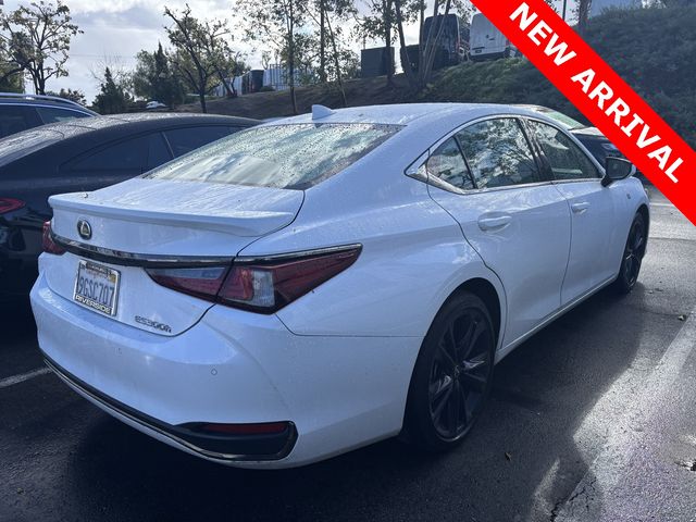 2023 Lexus ES ES 300h F SPORT Handling