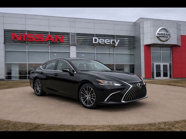 2023 Lexus ES 300h