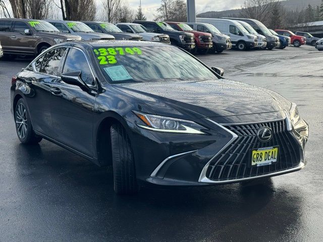 2023 Lexus ES 300h