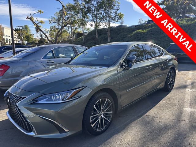 2023 Lexus ES 300h