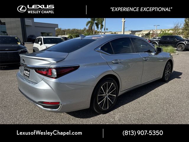 2023 Lexus ES 300h