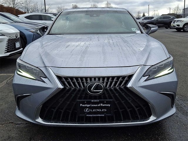 2023 Lexus ES 300h