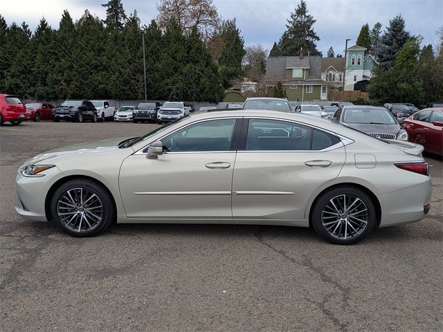 2023 Lexus ES 300h