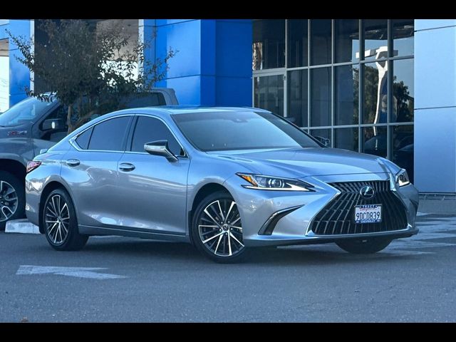 2023 Lexus ES 300h