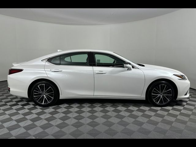 2023 Lexus ES 300h