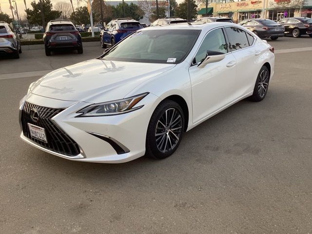 2023 Lexus ES 300h