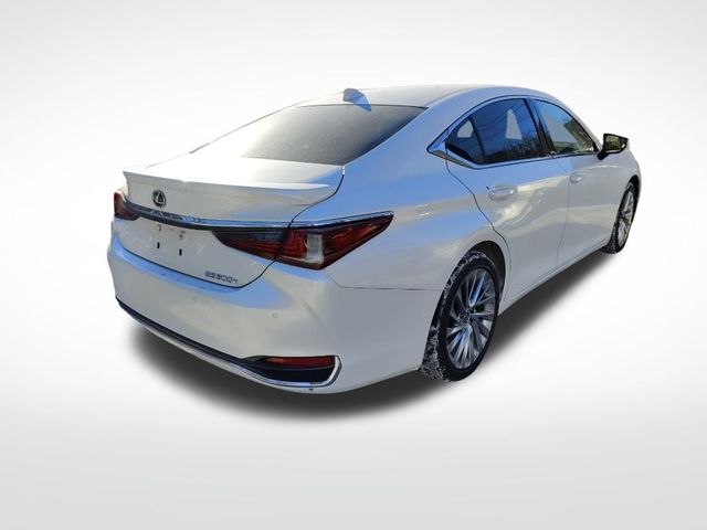 2023 Lexus ES 300h Luxury