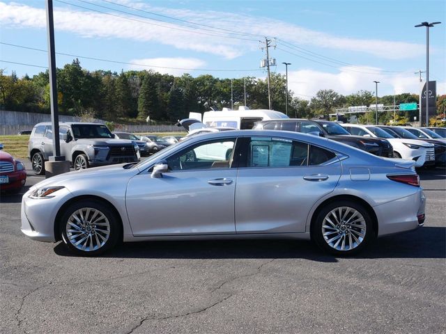 2023 Lexus ES 300h Luxury