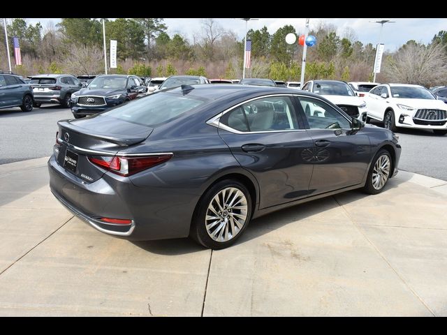 2023 Lexus ES 300h Luxury