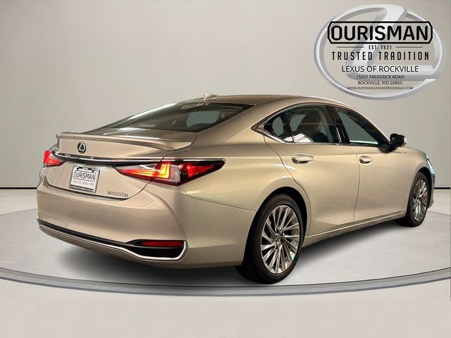 2023 Lexus ES 300h Ultra Luxury