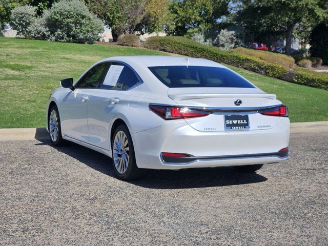 2023 Lexus ES 300h Ultra Luxury