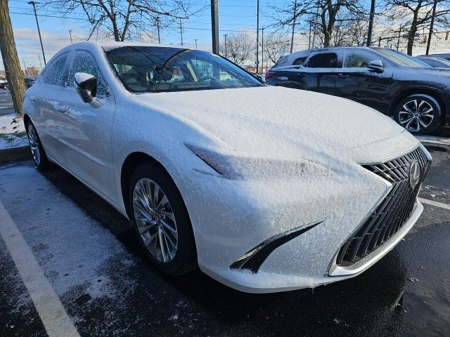 2023 Lexus ES 300h Ultra Luxury