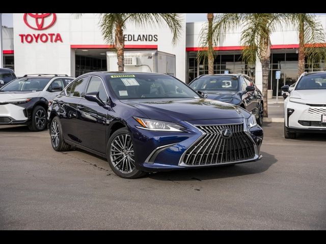 2023 Lexus ES 300h