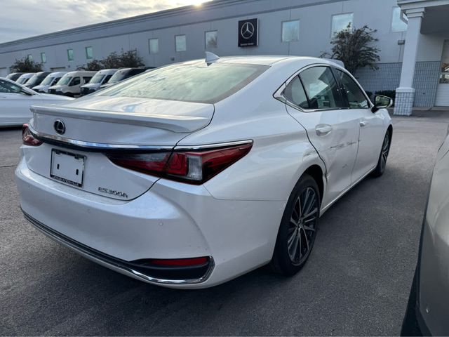 2023 Lexus ES 300h