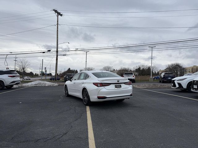 2023 Lexus ES 250