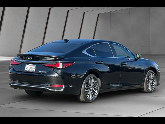 2023 Lexus ES 300h