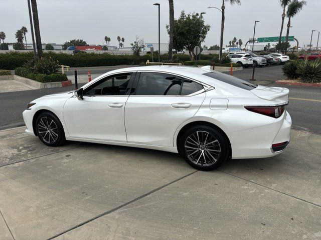 2023 Lexus ES 300h