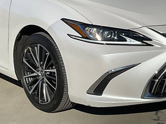 2023 Lexus ES 300h