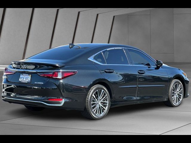 2023 Lexus ES 300h