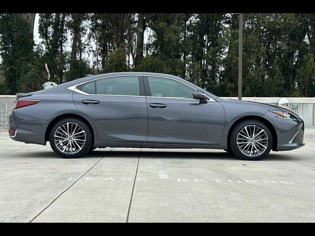 2023 Lexus ES 300h