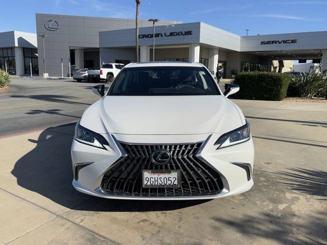 2023 Lexus ES 300h