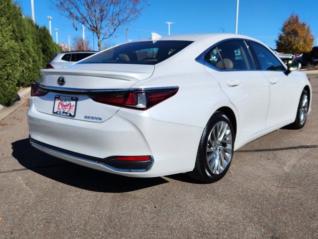 2023 Lexus ES 300h Luxury