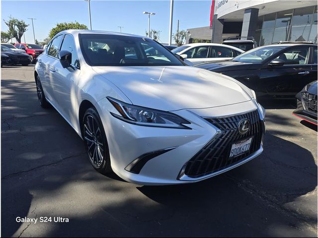 2023 Lexus ES 300h