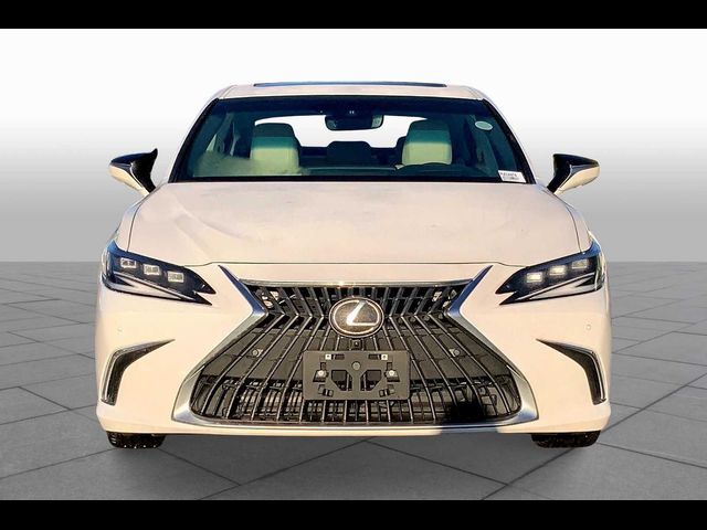 2023 Lexus ES 300h Ultra Luxury