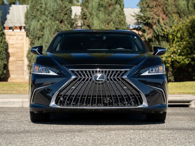 2023 Lexus ES 300h