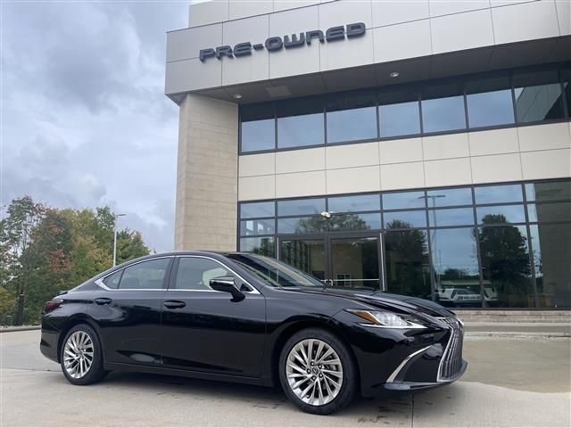 2023 Lexus ES 300h Luxury