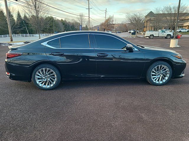 2023 Lexus ES 300h Ultra Luxury