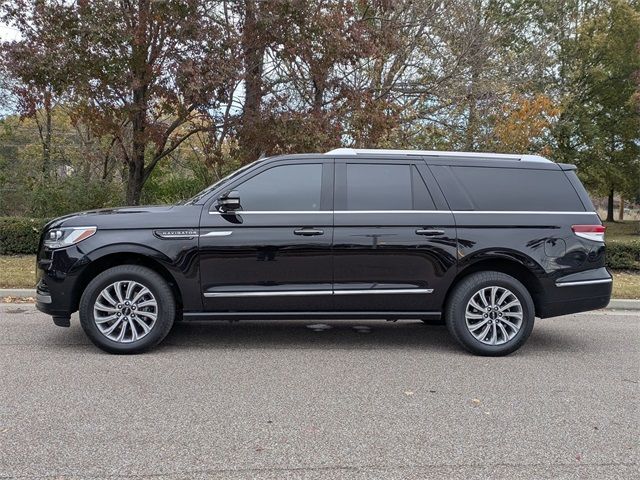 2023 Lincoln Navigator L Standard