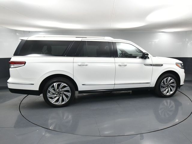 2023 Lincoln Navigator L Reserve