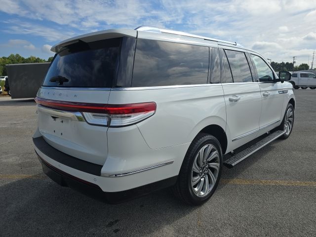 2023 Lincoln Navigator L Reserve