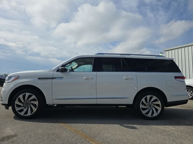 2023 Lincoln Navigator L Reserve