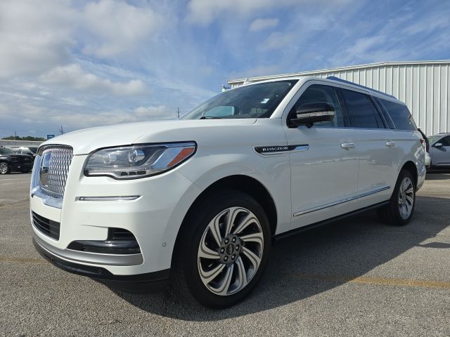 2023 Lincoln Navigator L Reserve